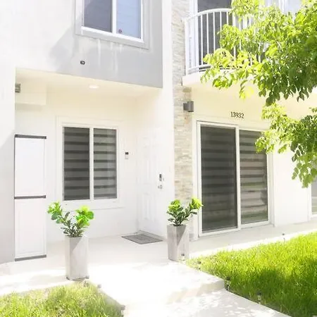 Insta Worthy Modern Bungalow Homestead Exterior foto